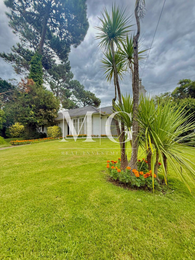 Casa ID.1529 - Hermosa casa en Marly, ubicada en una de las zonas más tranquilas y residenciales de Punta del Este 