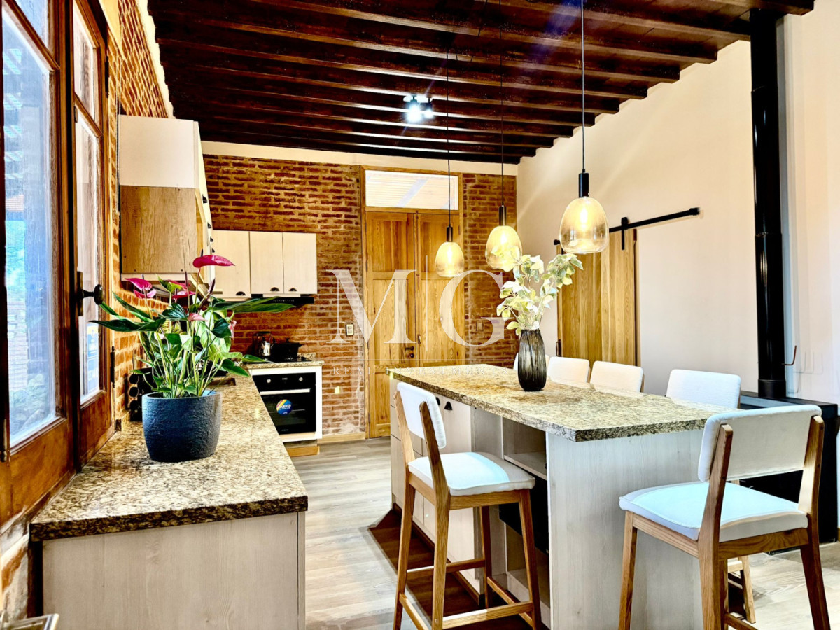 Casa ID.1088 - Excelente Casa a Estrenar Barrio Parque Burnett; 1.059m2 de terreno, piscina, barbacoa
