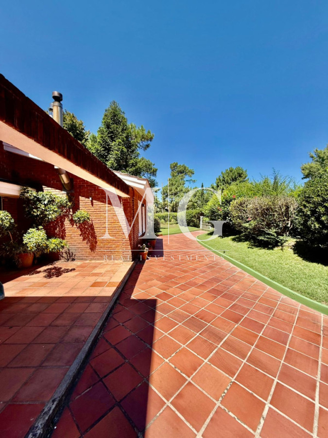 Casa ID.1530 - Excelente propiedad 5 dormitorios en Altos del Pinar, Punta del Este