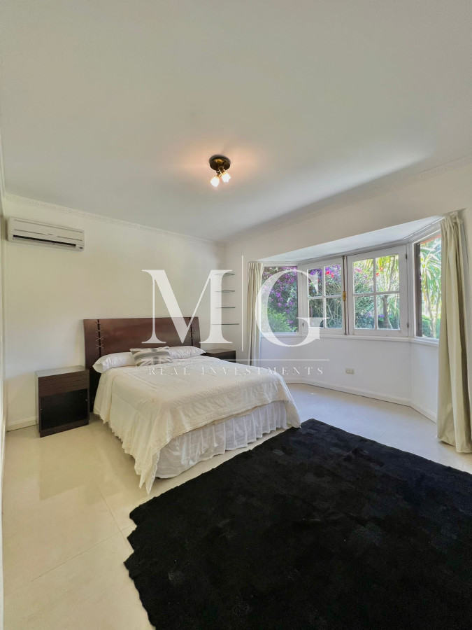 Casa ID.531 - Venta Casa 5 dormitorios, piscina y Barbacoa zona Beverly Hills