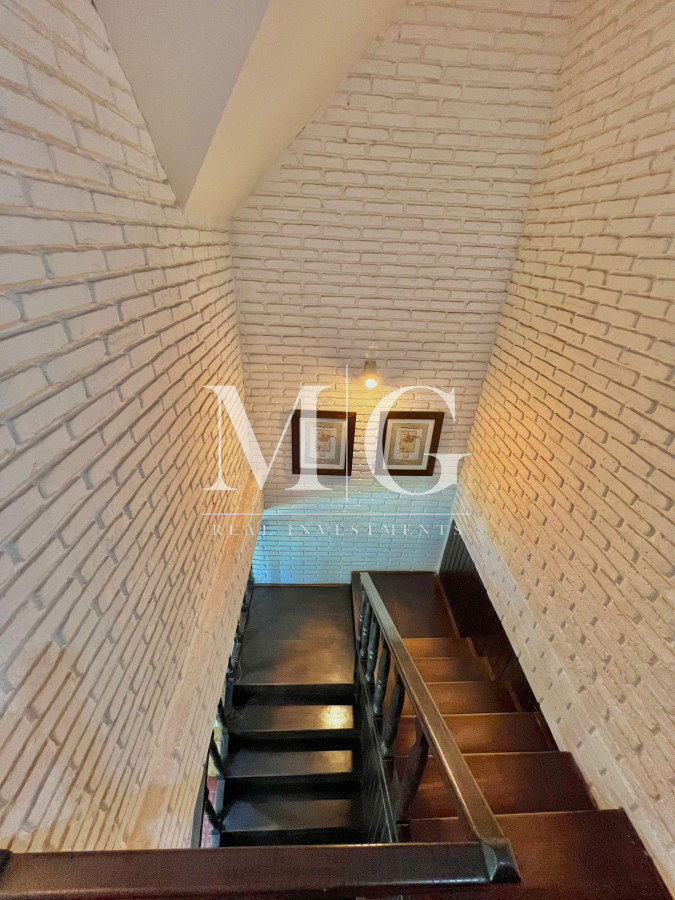 Casa ID.530 - LUGANO 1.400mt DE TERRENO, 7 DORMITORIOS, PISCINA