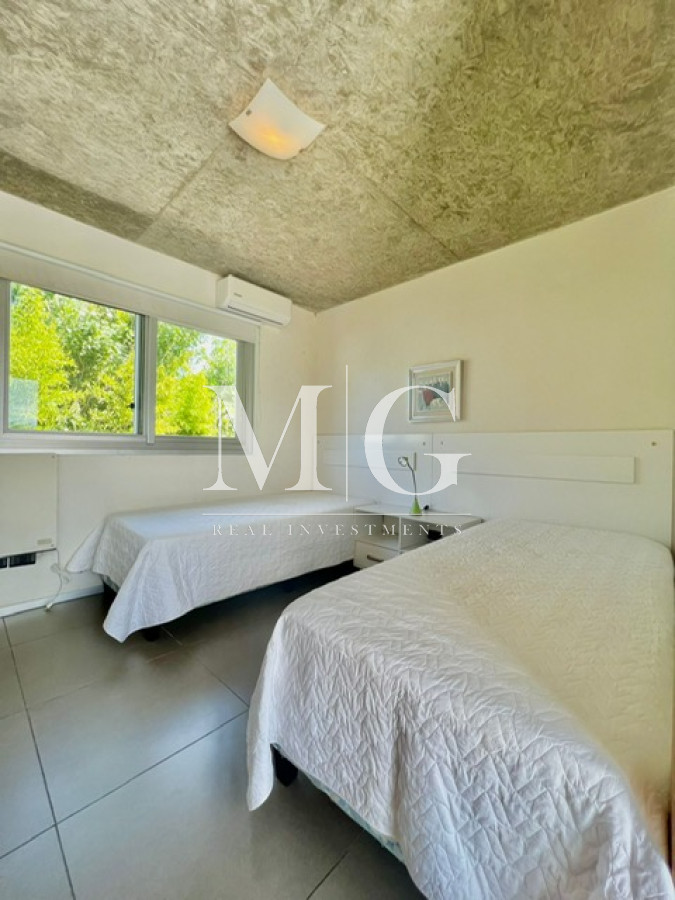 Casa ID.529 - Venta Casa 4 dormitorios, piscina y parrillero Barrio Privado La Residence