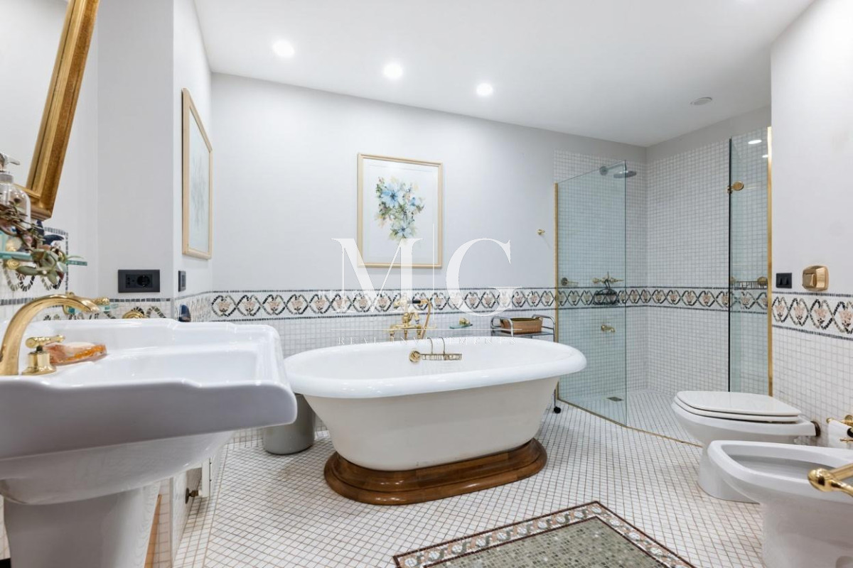 Casa ID.1551 - Exclusiva Mansión Frente al Mar en Playa Mansa - Punta del Este