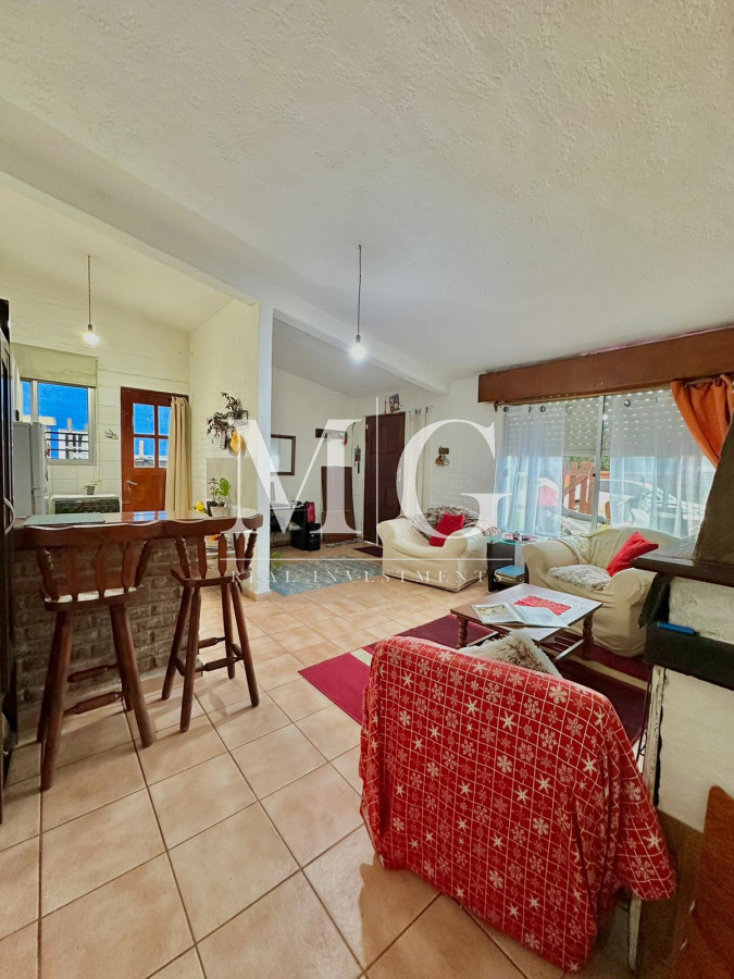 Casa ID.1011 - LAUSANA 4 DORMITORIOS, TERRENO 310M2 APTA PARA BANCO!!!