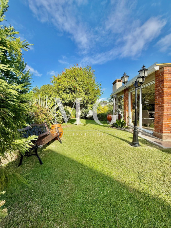 Casa ID.1564 - Hermosa casa en terreno de 450 m² con excelente distribución y potencial de ampliación; Zona Jardines de Cordoba
