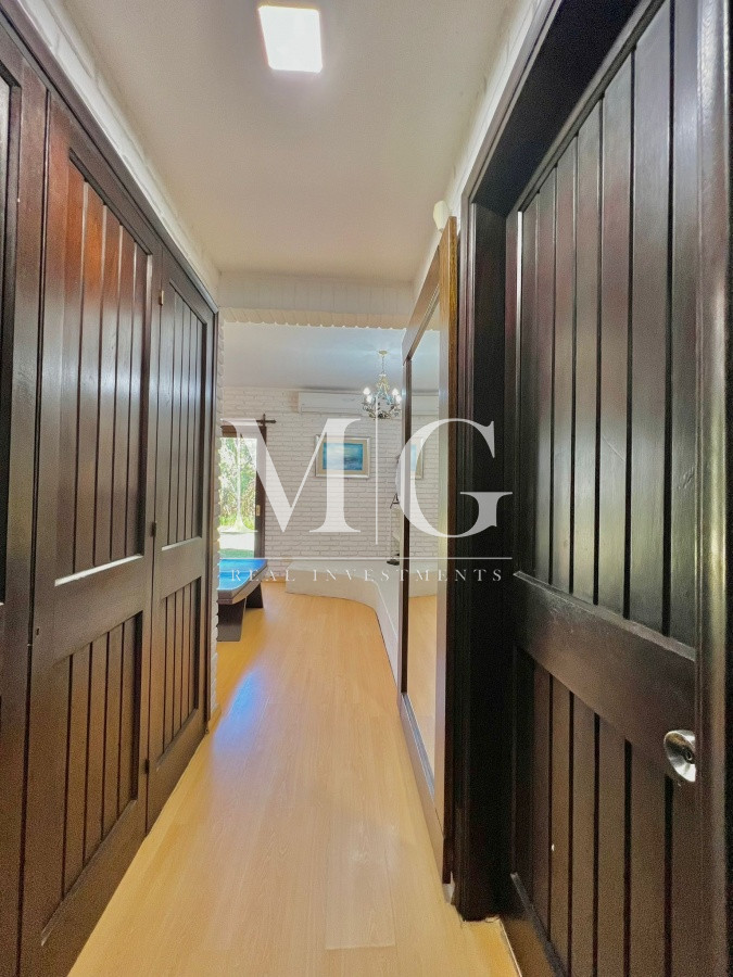 Casa ID.530 - LUGANO 1.400mt DE TERRENO, 7 DORMITORIOS, PISCINA