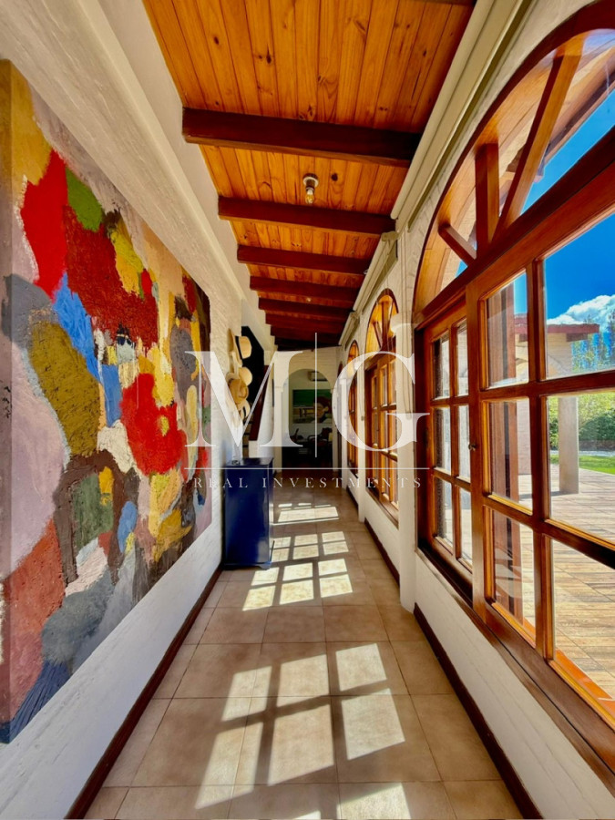 Casa ID.1550 - Excelente propiedad 4 dormitorios, 4 baños, piscina, parrillero, zona Pinares