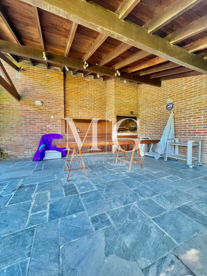 Casa ID.273 - Casa 6 dormitorios en Paradas, a metros de playa Mansa!