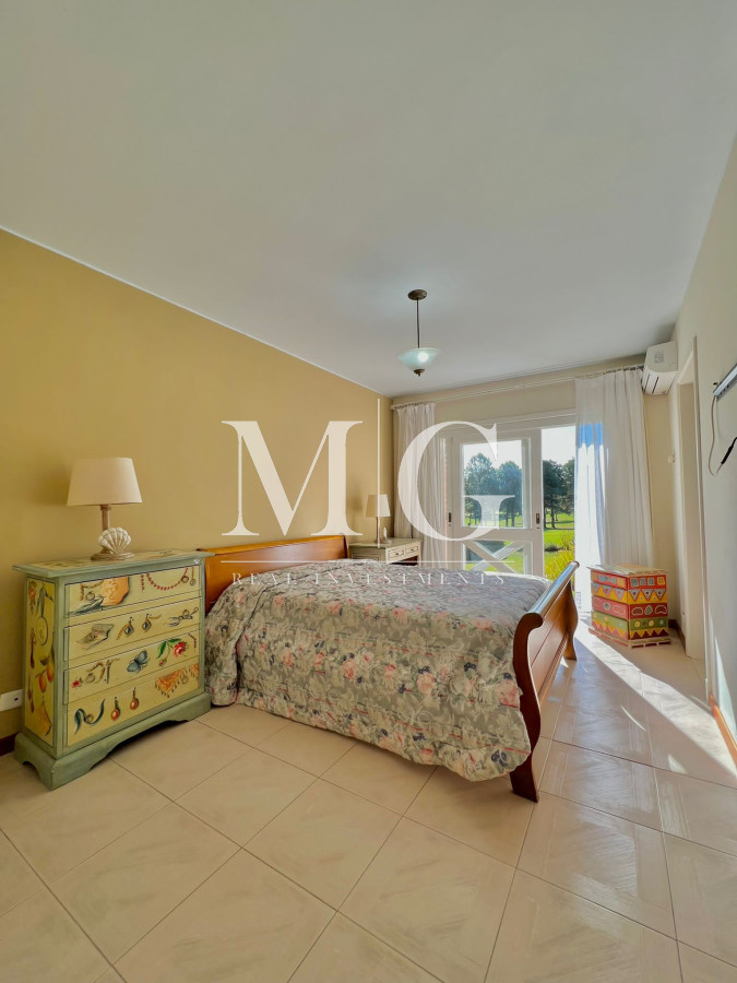 Casa ID.319 - Venta Casa zona Golf, 5 dorm.+ dep.servicio, barbacoa y piscina 