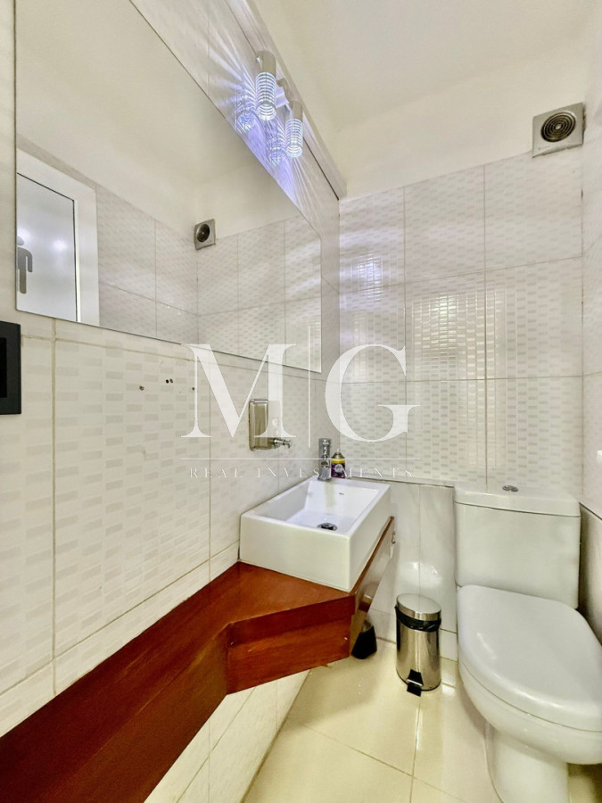 Casa ID.1508 - Chalet Premium con Gran Potencial - Ideal para Clínica, Consultorios u Oficinas