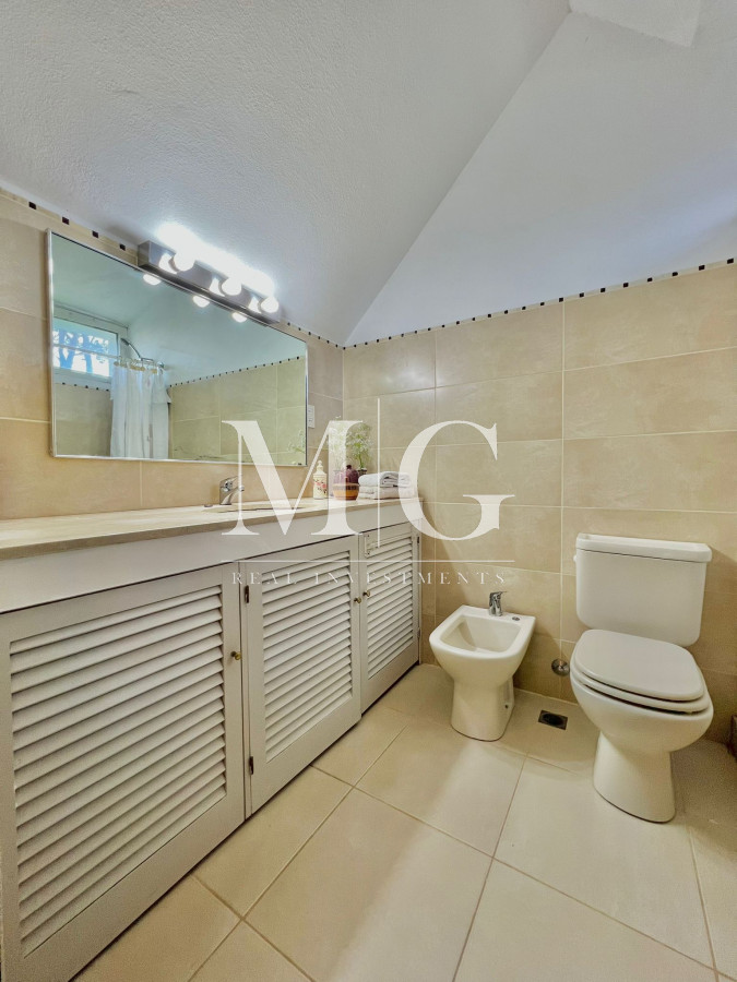Casa ID.530 - LUGANO 1.400mt DE TERRENO, 7 DORMITORIOS, PISCINA