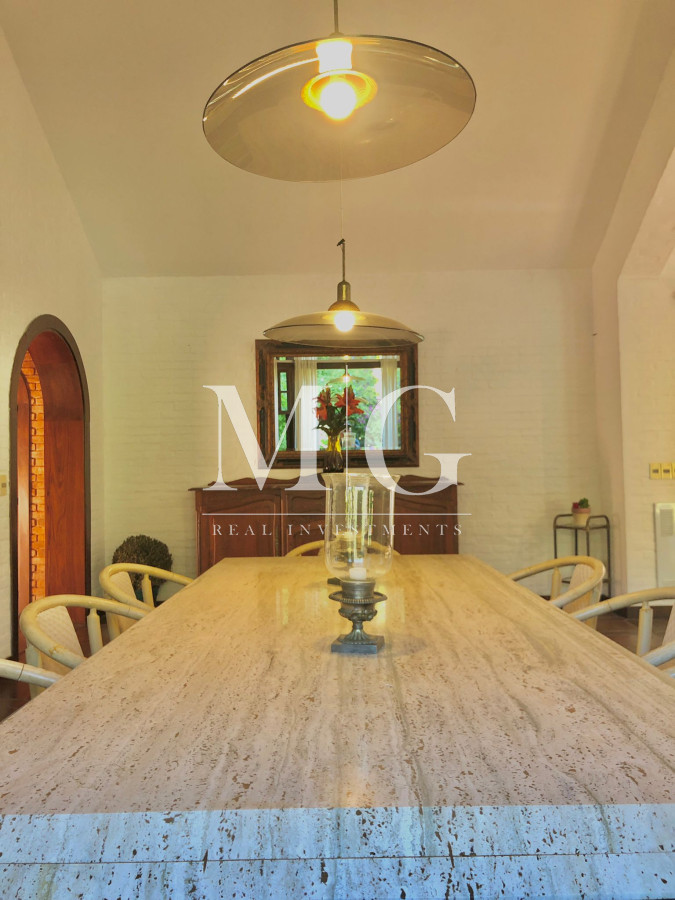 Casa ID.167 - Venta Casa zona Beberly Hills 4 dormitorios + dep.servicio y piscina