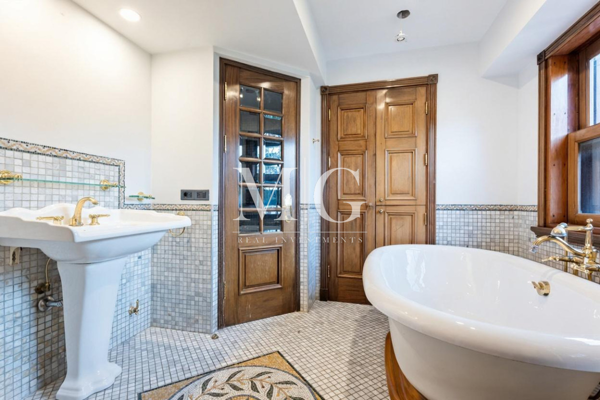 Casa ID.1551 - Exclusiva Mansión Frente al Mar en Playa Mansa - Punta del Este