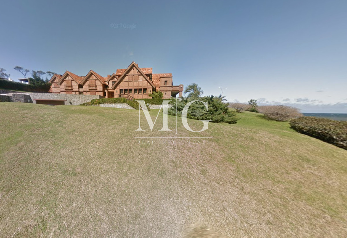 Casa ID.1551 - Espectacular Mansion 8 dormitorios primera linea frente al Mar! Terreno 4.885m2