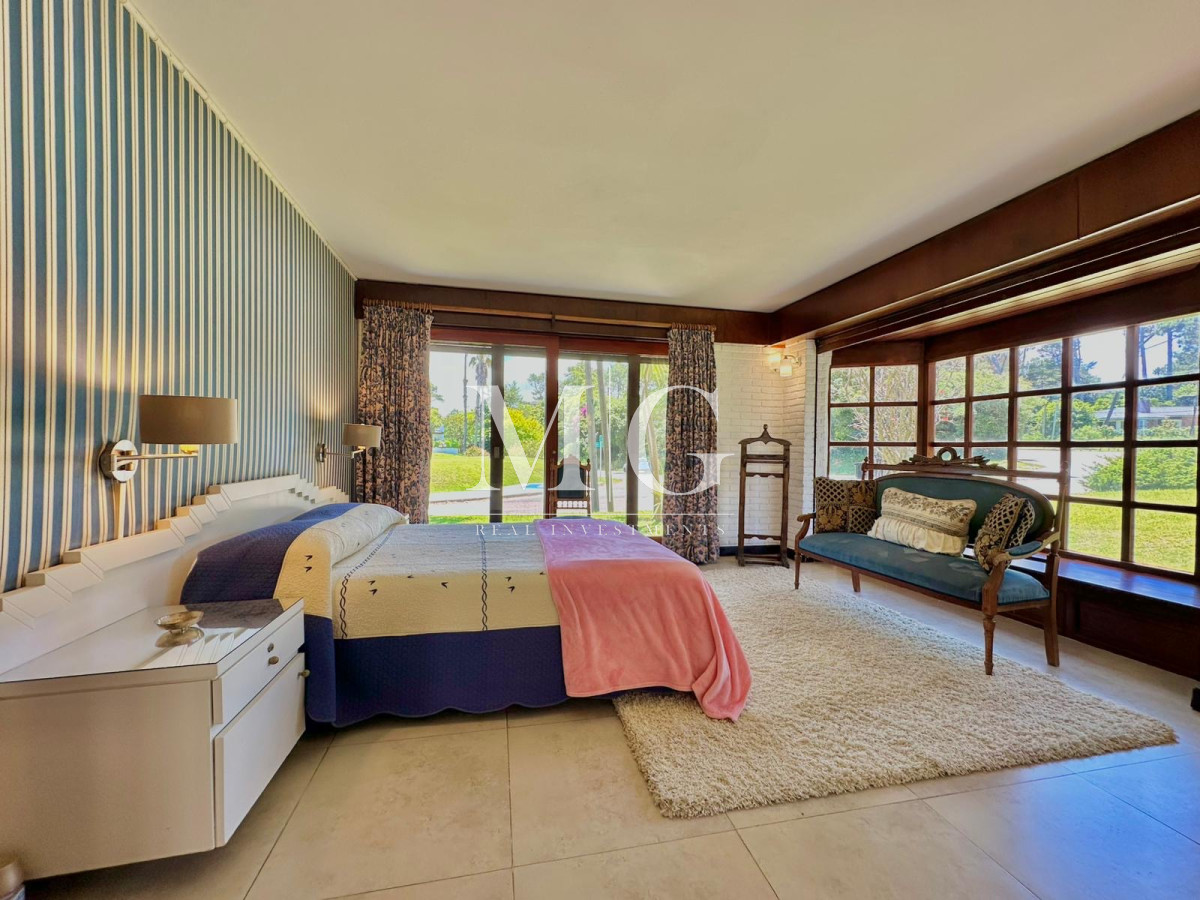 Casa ID.1134 - ESPECTACULAR CASA ZONA MANSA A METROS DEL MAR 