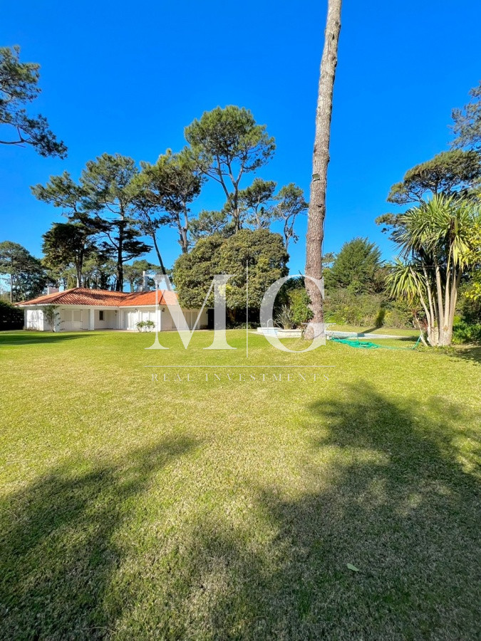 Casa ID.404 - Venta Casa 3 dormitorios + dep.servicio, barbacoa y piscina San Rafael