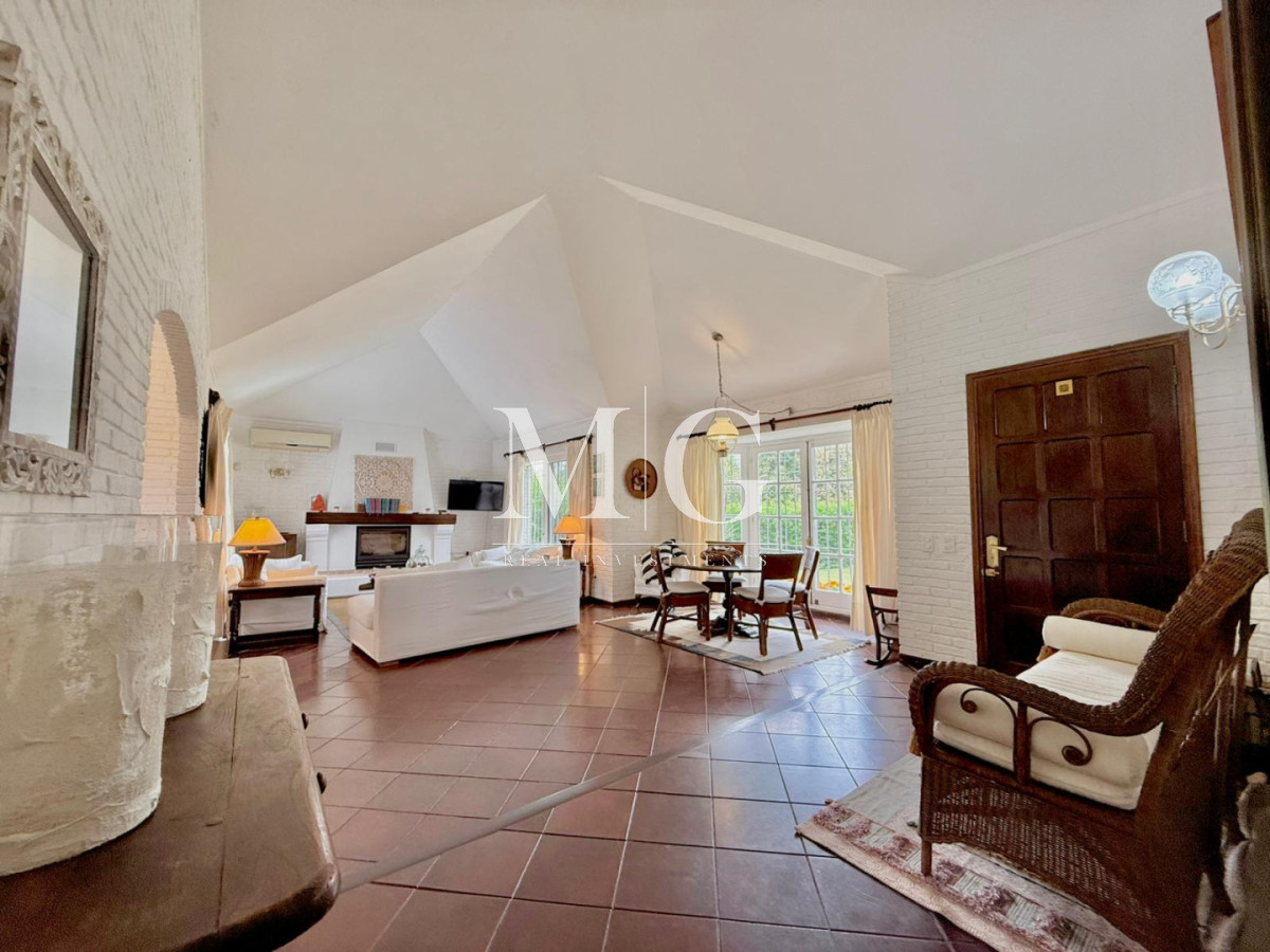 Casa ID.1529 - Hermosa casa en Marly, ubicada en una de las zonas más tranquilas y residenciales de Punta del Este 