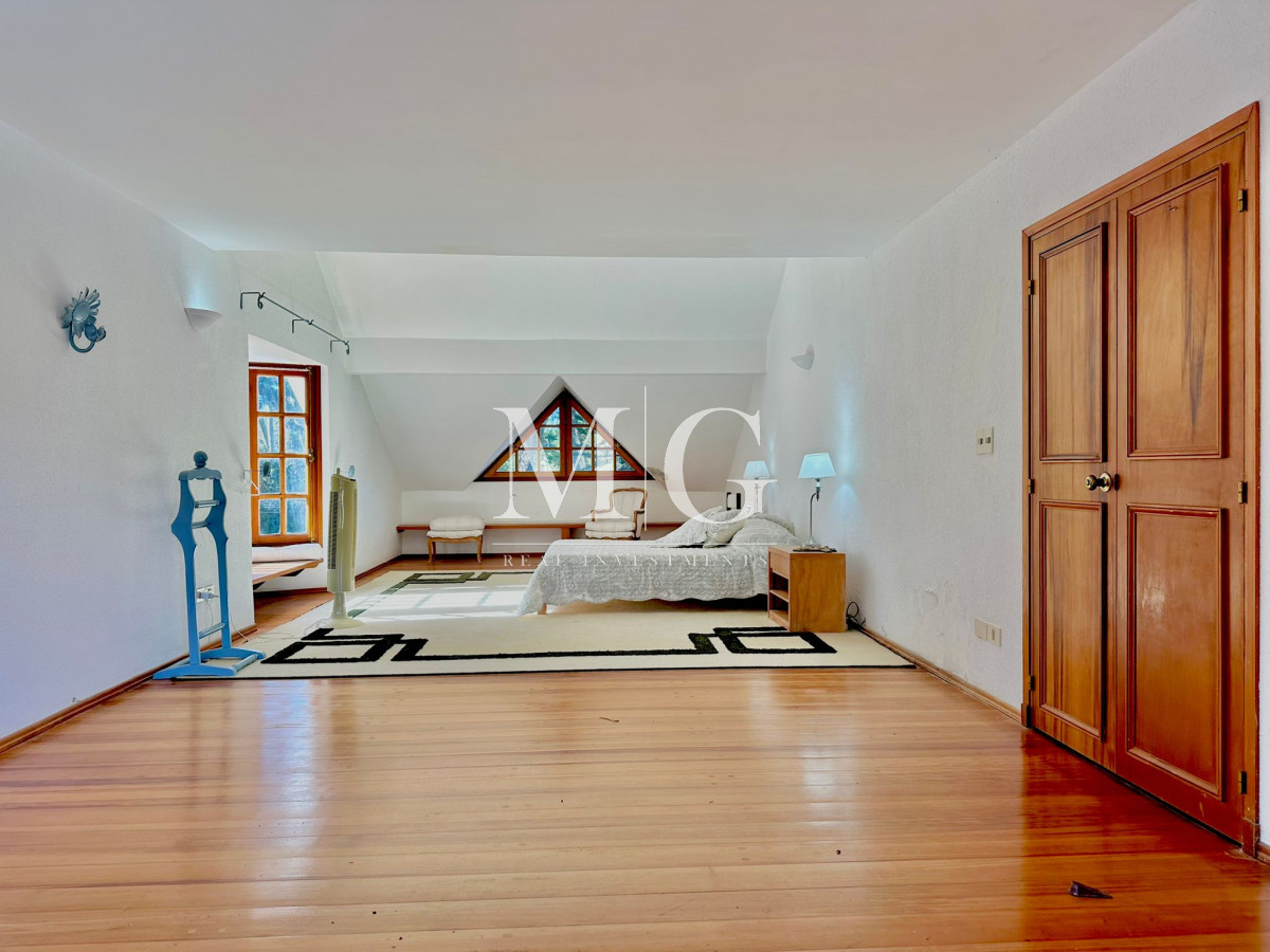 Casa ID.1357 - Venta Casa Principal 5 dormitorios en el Corazón de San Rafael a Metros del Mar