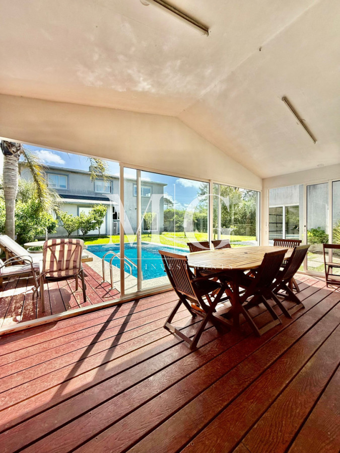 Casa ID.1508 - Chalet Premium con Gran Potencial - Ideal para Clínica, Consultorios u Oficinas