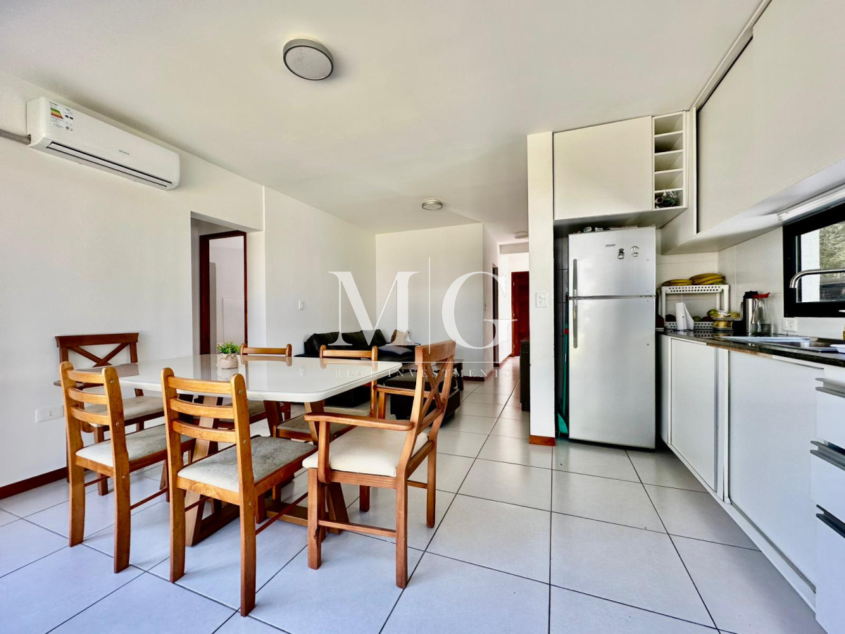 Casa ID.1063 - BARRIO JARDINES DE CORDOBA EXCELENTE CASA 3 DORMITORIOS, PISCINA, PARRILLERO