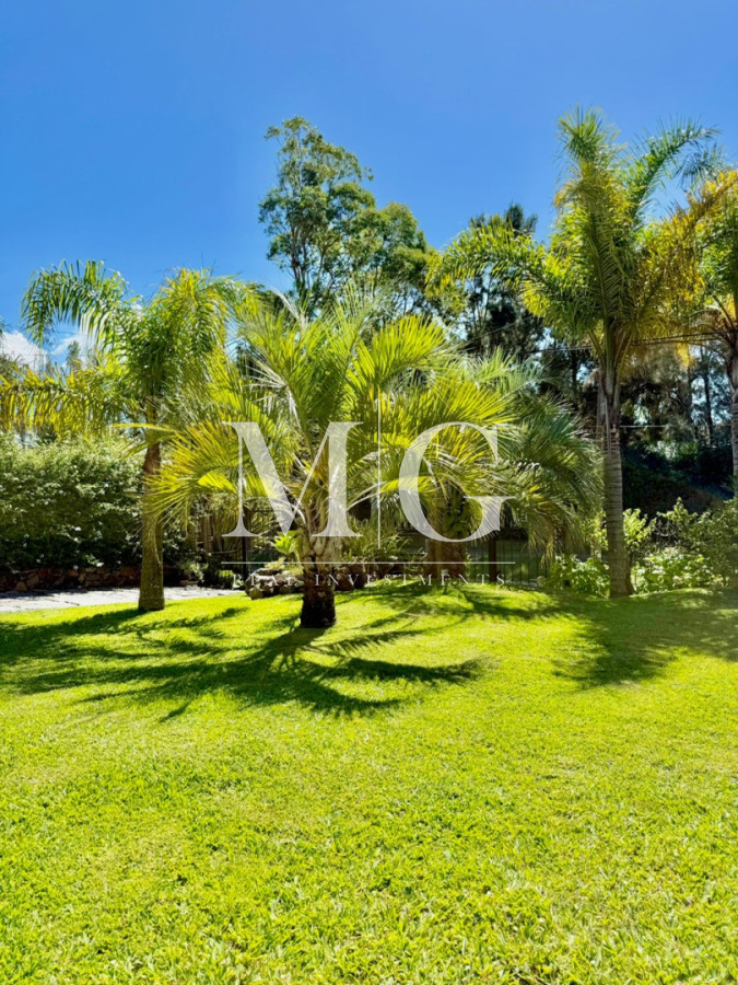 Casa ID.1550 - Excelente propiedad 4 dormitorios, 4 baños, piscina, parrillero, zona Pinares