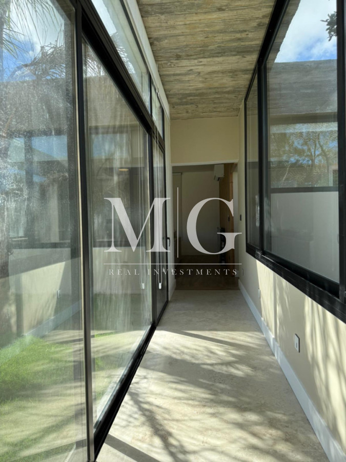 Casa ID.1548 - Residencia de Diseño a Estrenar en Punta Ballena - Barrio Privado La Jacinta