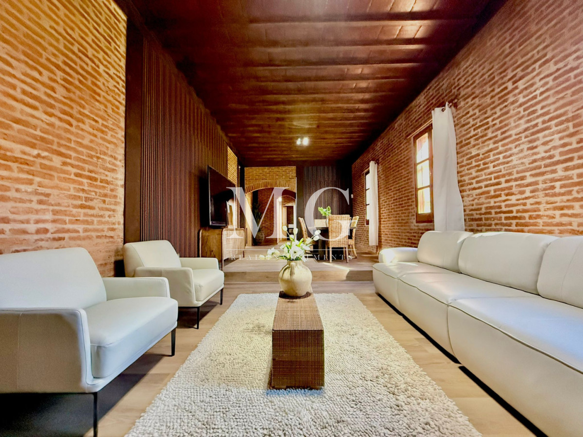 Casa ID.1088 - Excelente Casa a Estrenar Barrio Parque Burnett; 1.059m2 de terreno, piscina, barbacoa