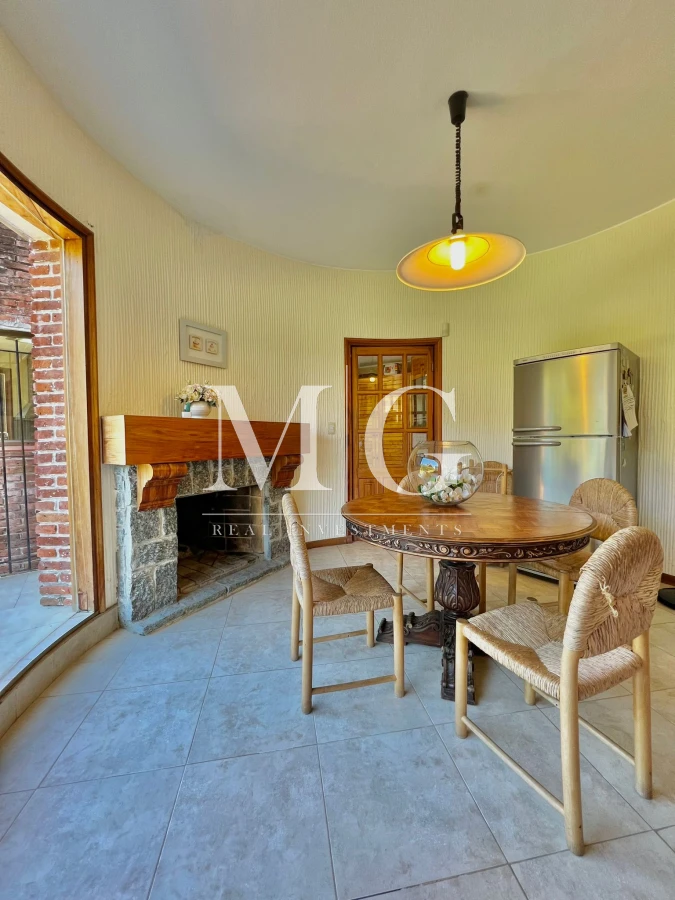 Casa ID.536 - Venta Casa 8 dormitorios, piscina, barbacoa a pasos del Shopping