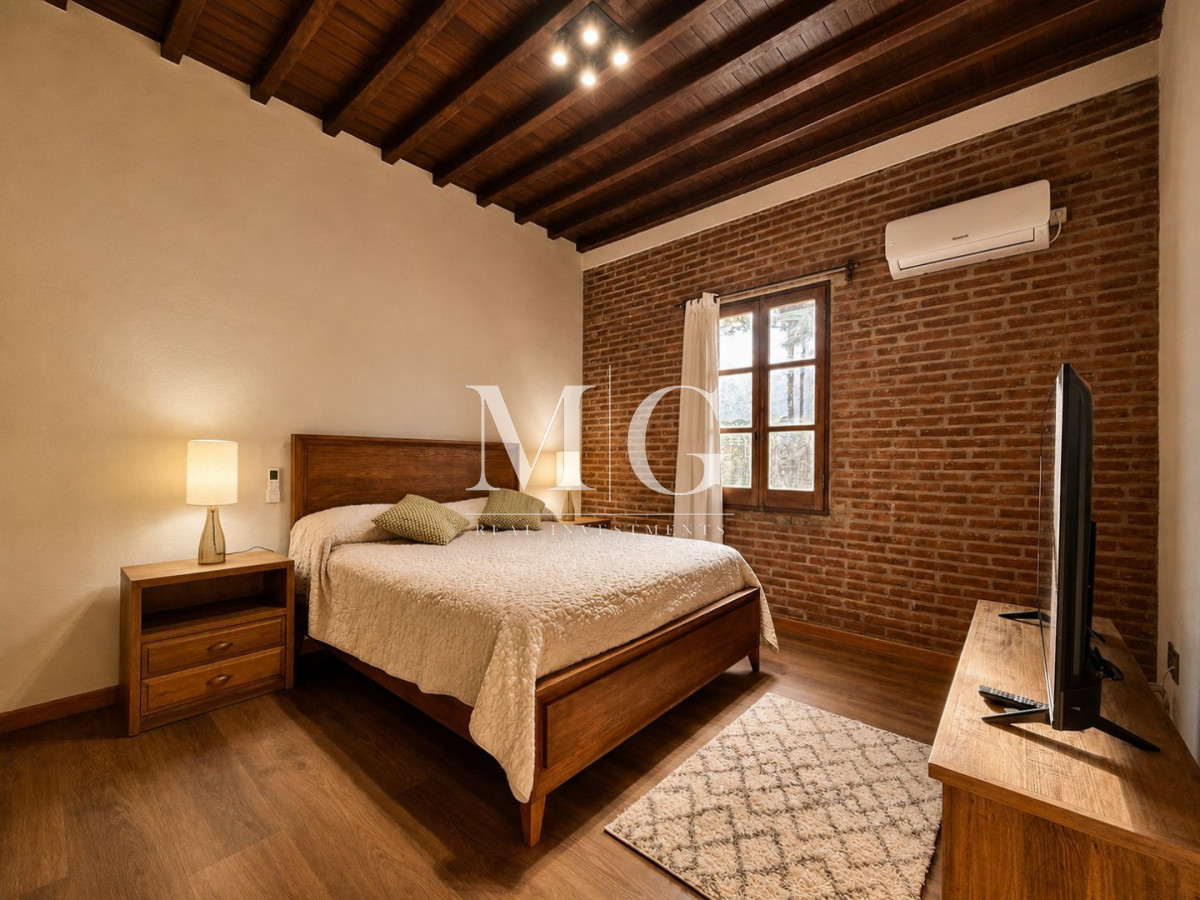 Casa ID.1088 - Excelente Casa a Estrenar Barrio Parque Burnett; 1.059m2 de terreno, piscina, barbacoa