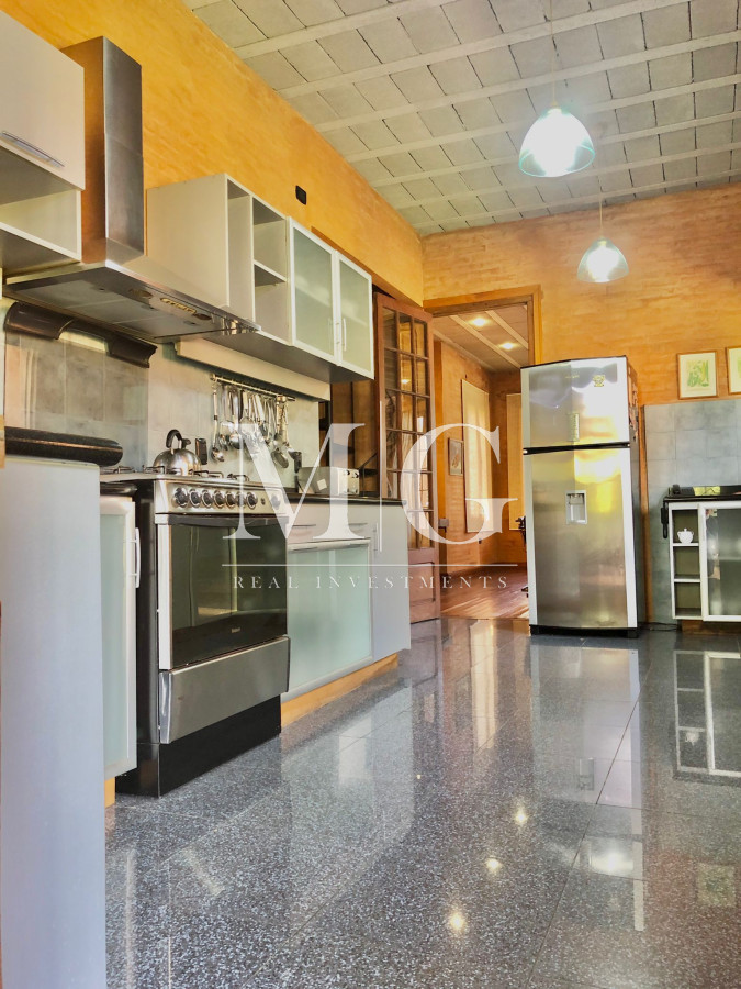 Casa ID.143 - BARRIO PRIVADO LA ARBOLADA, EXCEPCIONAL CASA DE 5 DORMITORIOS, PISCINA, GARAGE