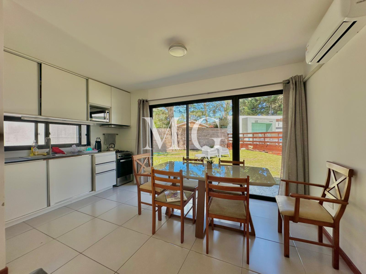 Casa ID.1063 - BARRIO JARDINES DE CORDOBA EXCELENTE CASA 3 DORMITORIOS, PISCINA, PARRILLERO
