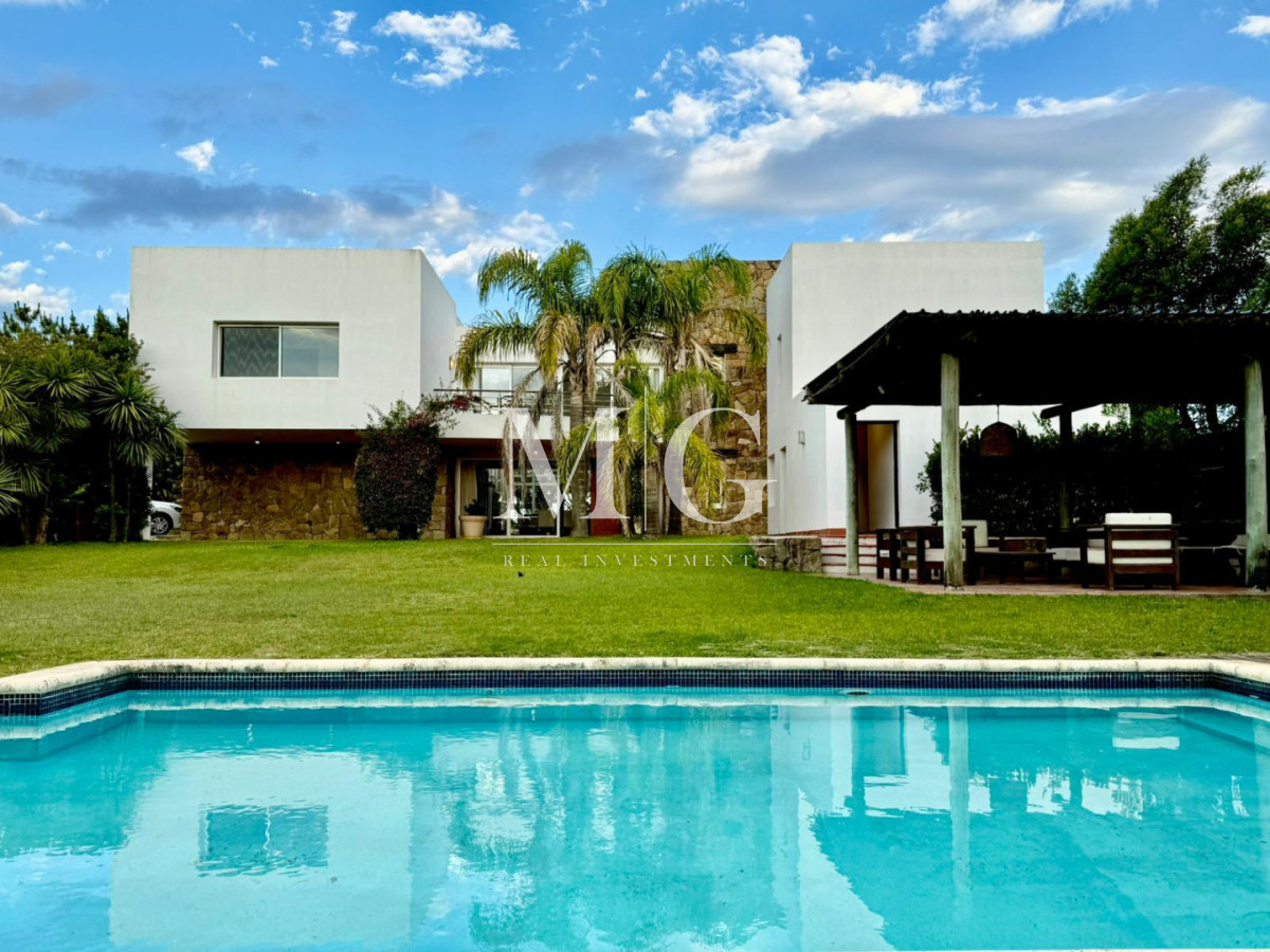 Casa ID.1522 - Venta de Casa 3 DORMITORIOS y Servicio en Club del Mar, José Ignacio. 