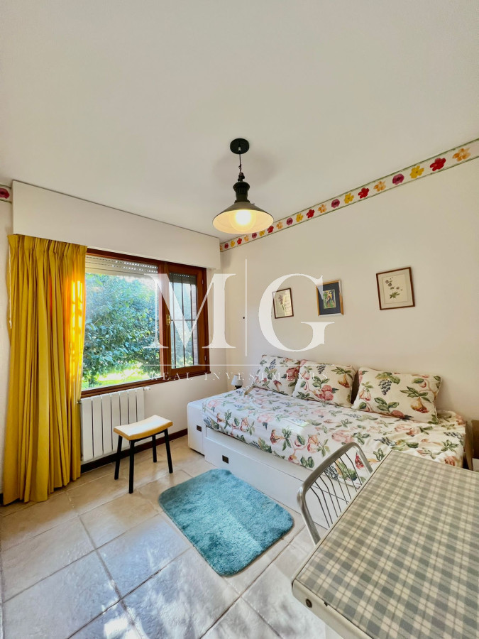 Casa ID.404 - Venta Casa 3 dormitorios + dep.servicio, barbacoa y piscina San Rafael