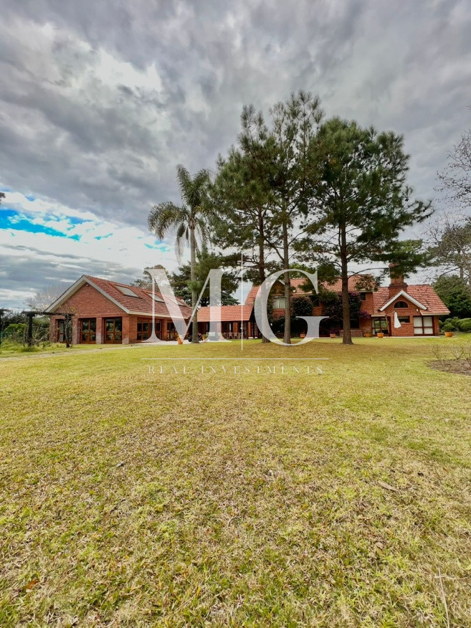 Casa ID.371 - EXCELENTE PROPIEDAD ZONA GOLF PUNTA DEL ESTE, 6 DORMITORIOS