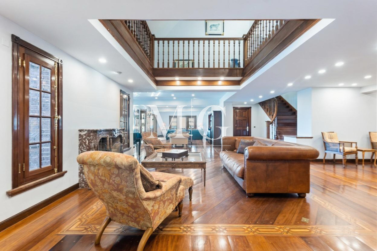 Casa ID.1551 - Exclusiva Mansión Frente al Mar en Playa Mansa - Punta del Este