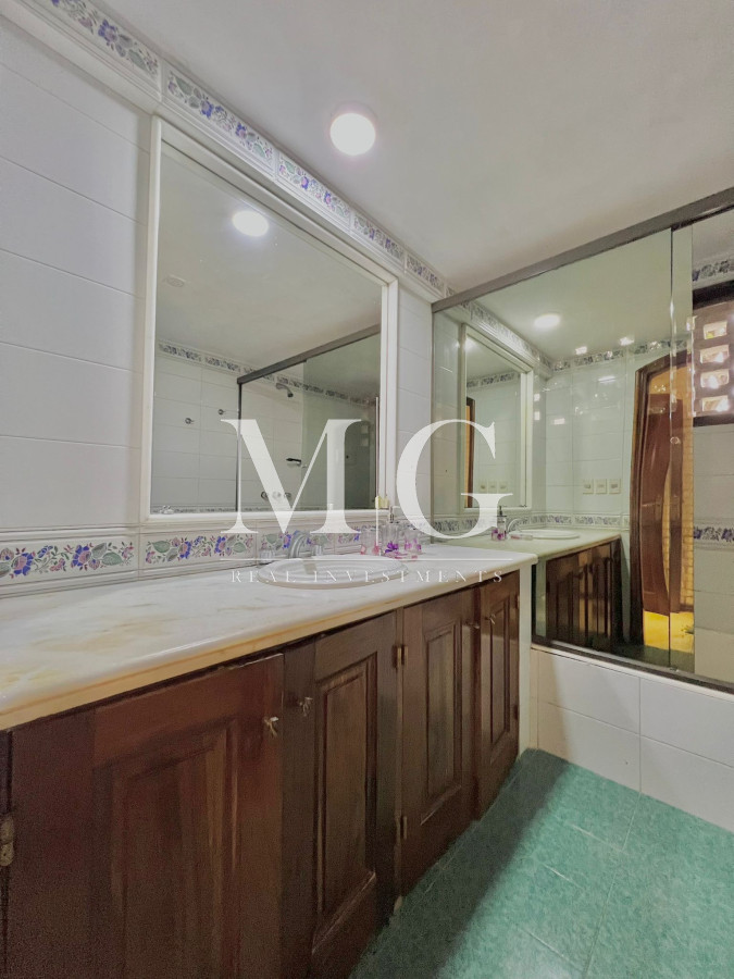 Casa ID.325 - Venta Casa zona Golf 3 dormitorios + dep.servicio, piscina y barbacoa