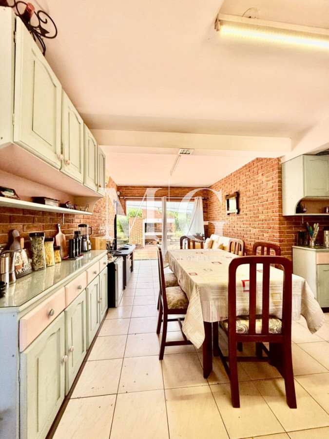 Casa ID.1530 - Excelente propiedad 5 dormitorios en Altos del Pinar, Punta del Este