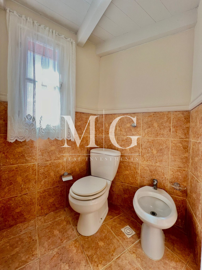 Casa ID.319 - Venta Casa zona Golf, 5 dorm.+ dep.servicio, barbacoa y piscina 