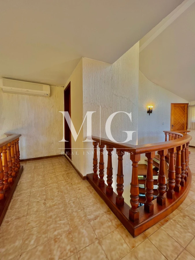 Casa ID.536 - Venta Casa 8 dormitorios, piscina, barbacoa a pasos del Shopping