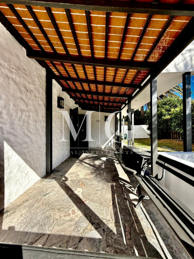 Casa ID.1557 - Casa de época totalmente reciclada, 4 dormitorios Zona Faro, distribuida en dos plantas