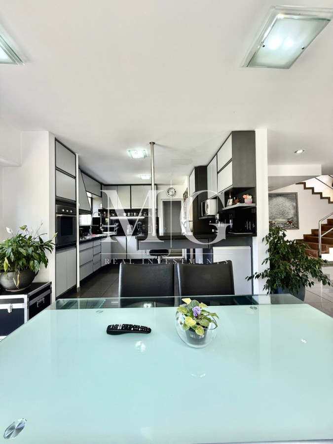 Casa ID.1508 - Chalet Premium con Gran Potencial - Ideal para Clínica, Consultorios u Oficinas