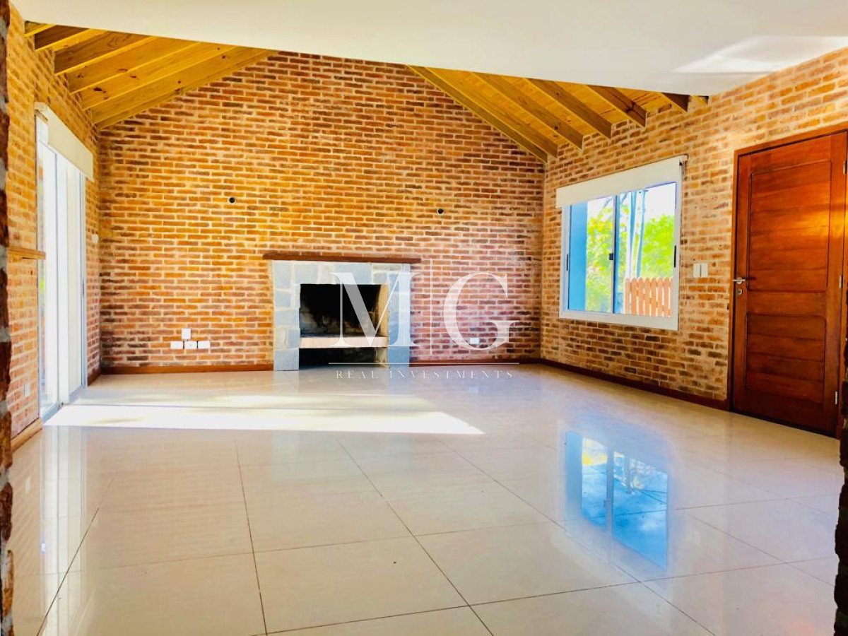 Casa ID.27 - ALQUILER ANUAL! ZONA SHAKESPEARE 3 DORMITORIOS