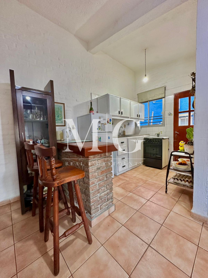 Casa ID.1011 - LAUSANA 4 DORMITORIOS, TERRENO 310M2 APTA PARA BANCO!!!