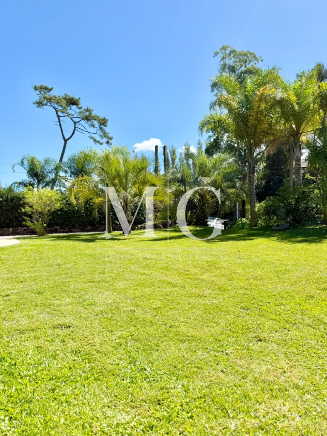 Casa ID.1550 - Excelente propiedad 4 dormitorios, 4 baños, piscina, parrillero, zona Pinares