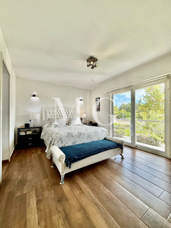 Casa ID.1508 - Chalet Premium con Gran Potencial - Ideal para Clínica, Consultorios u Oficinas