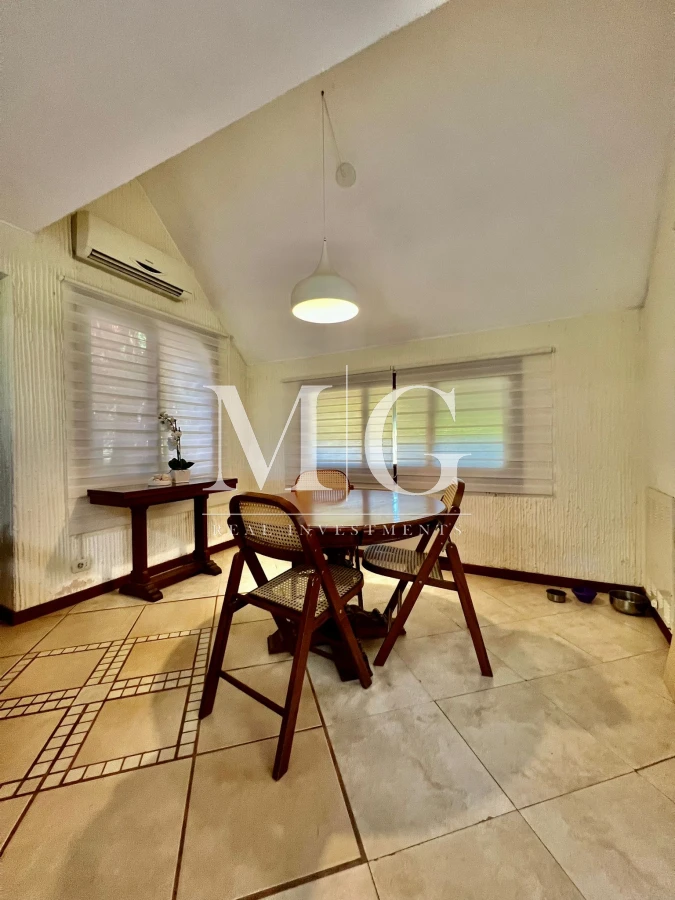 Casa ID.536 - Venta Casa 8 dormitorios, piscina, barbacoa a pasos del Shopping