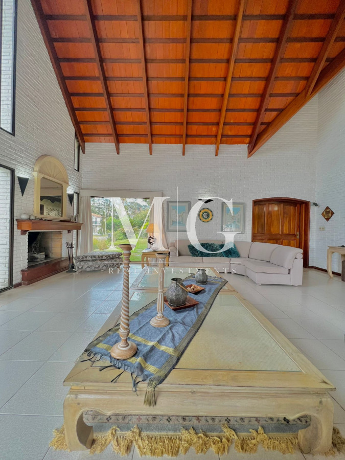 Casa ID.325 - Venta Casa zona Golf 3 dormitorios + dep.servicio, piscina y barbacoa