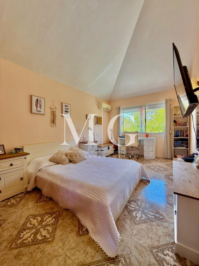 Casa ID.1530 - Excelente propiedad 5 dormitorios en Altos del Pinar, Punta del Este