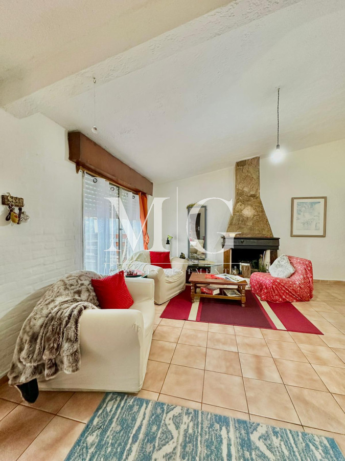 Casa ID.1011 - LAUSANA 4 DORMITORIOS, TERRENO 310M2 APTA PARA BANCO!!!