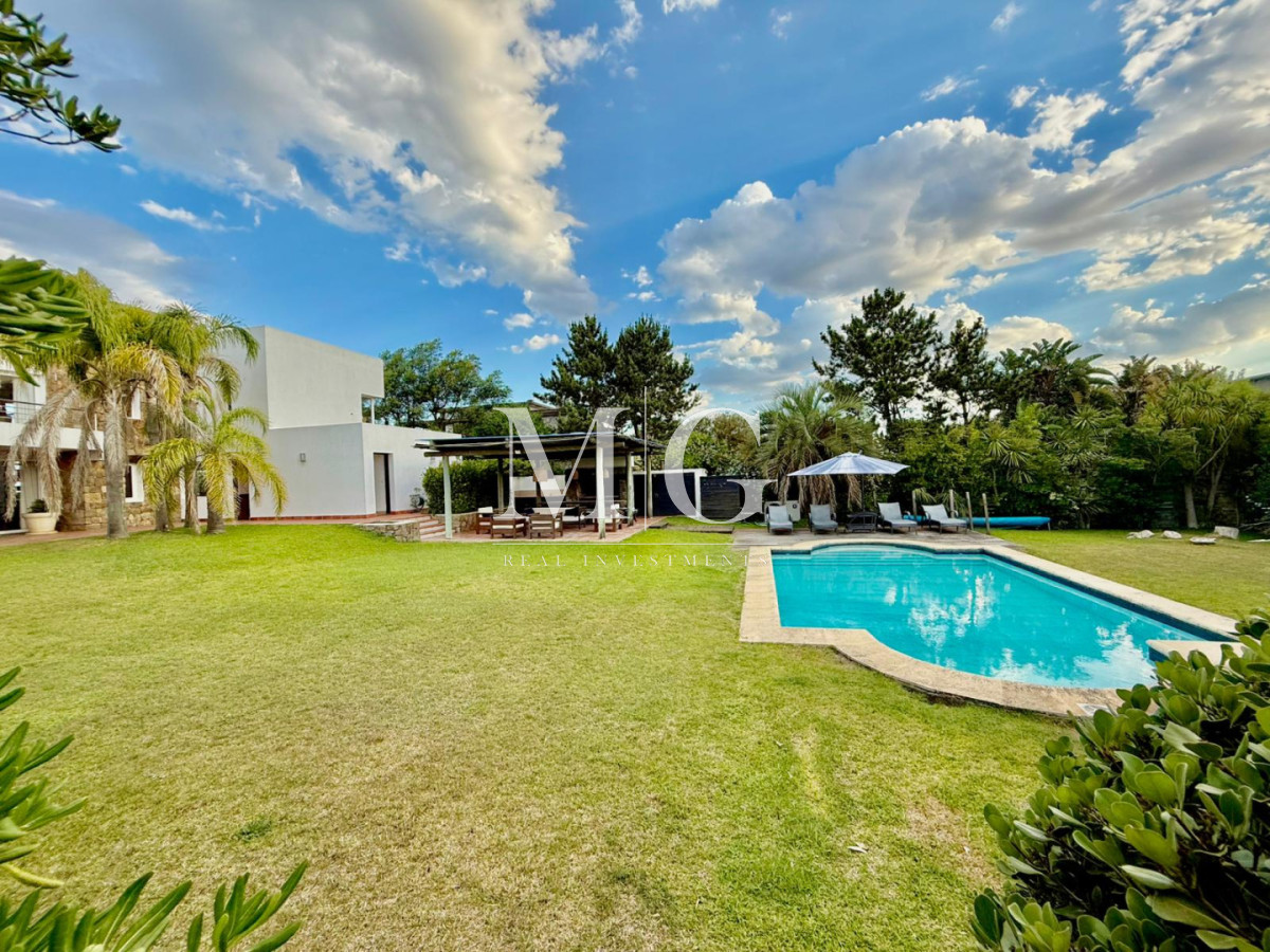 Casa ID.1522 - Venta de Casa 3 DORMITORIOS y Servicio en Club del Mar, José Ignacio. 